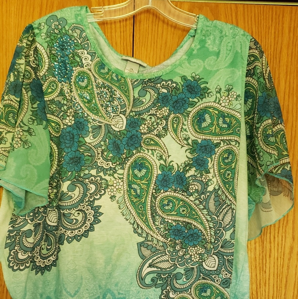 Green top w/beading 2X